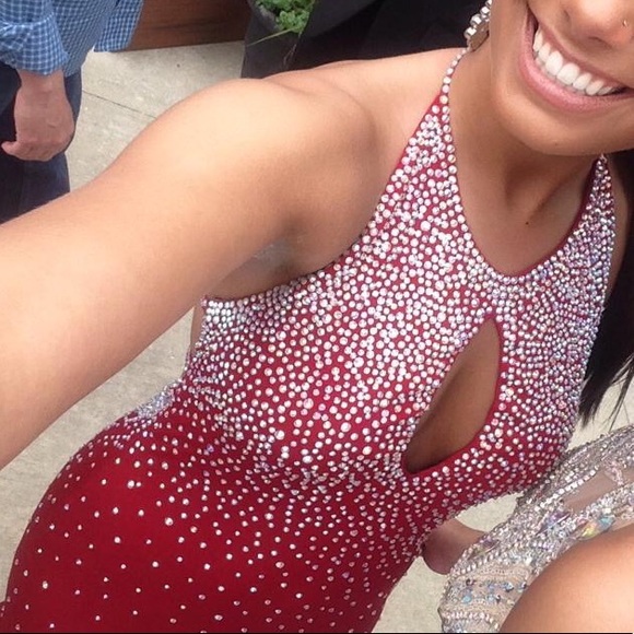 Red Jovani prom dress - Picture 5 of 7